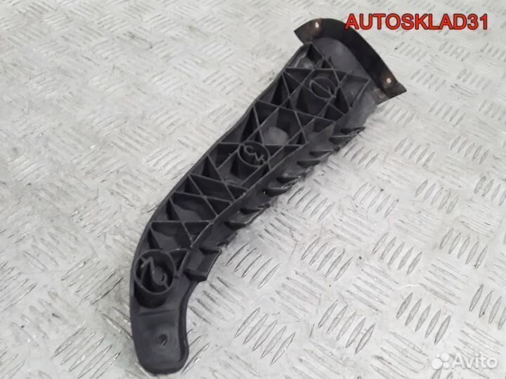 Направляющая заднего бампера левая Audi A6 C5