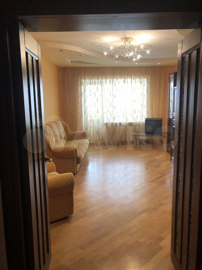 2-к. квартира, 77 м², 3/9 эт.