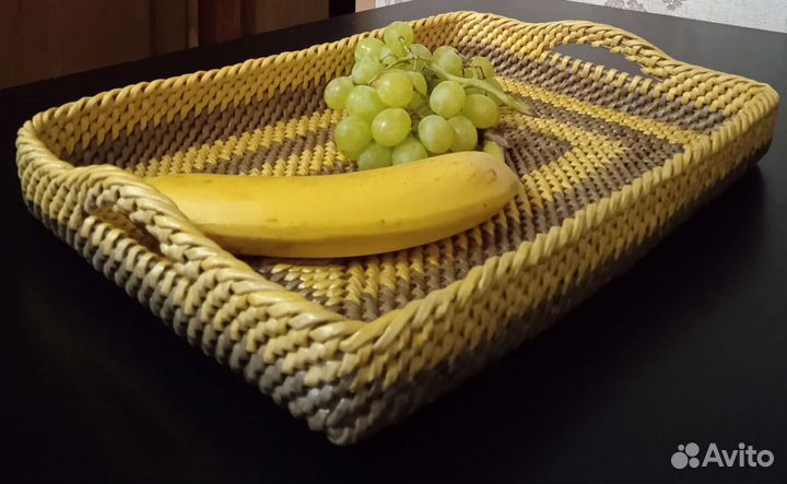 Плетёный поднос