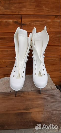Коньки фигурные женские 39 размер