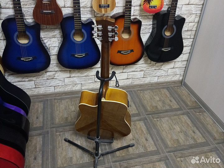 Электро акустическая гитара