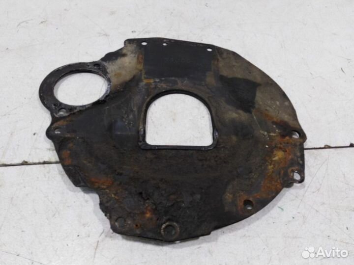 Крышка двигателя Ниссан