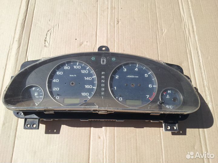 Щиток приборов Subaru legacy (на запчасти)
