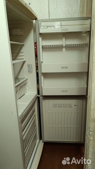 Холодильник бу stinol