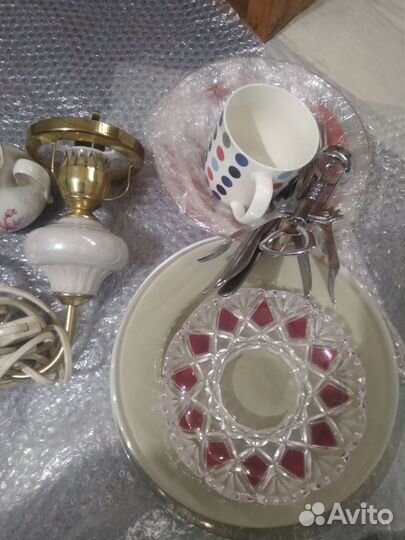 Бра, перламутр, молочник, тарелки