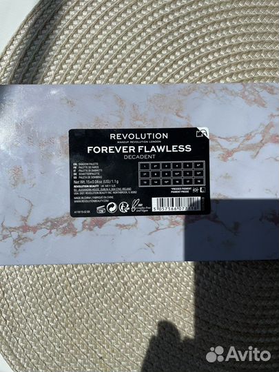 Палетка теней Revolution Forever Flawless decadent