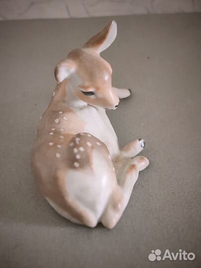 Статуэтка фарфор Олененок
