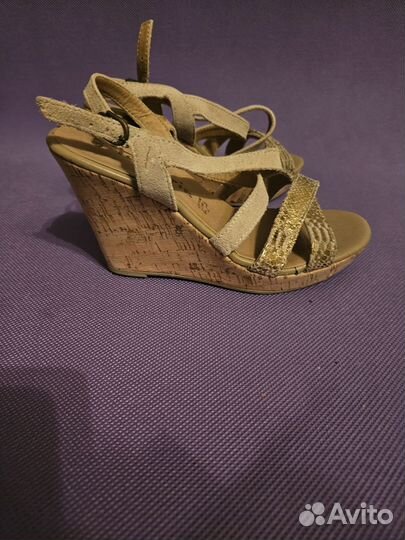 Босоножки женские 36 натуральная кожа золотые