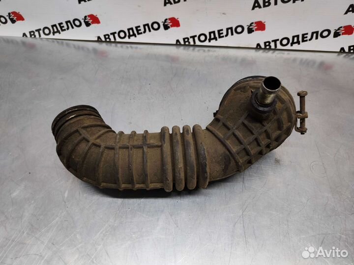 Патрубок воздухозаборника Nissan Serena C23 1998 г