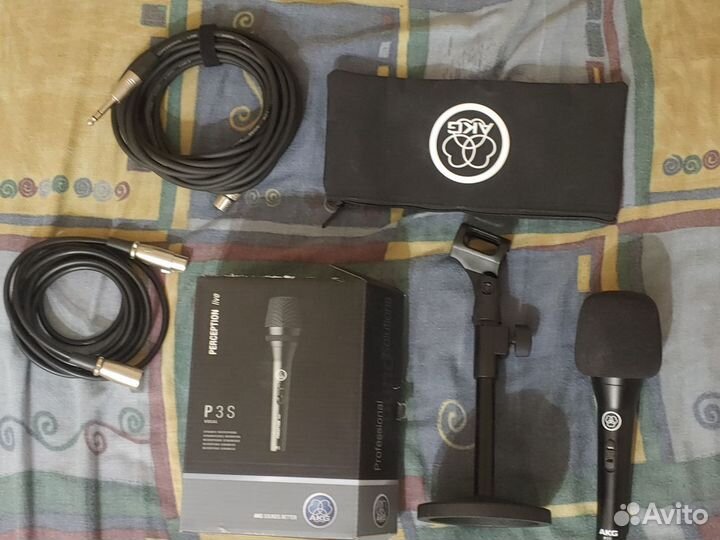 AKG P3S
