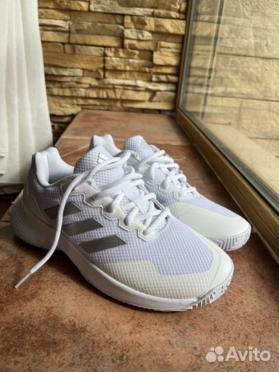 Женские теннисные кроссовки adidas Multicourt