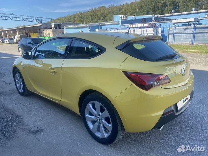 Opel Astra GTC, 2013