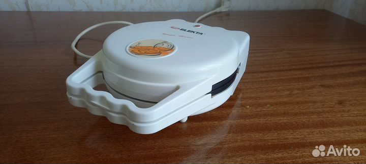 Электрическая вафельница