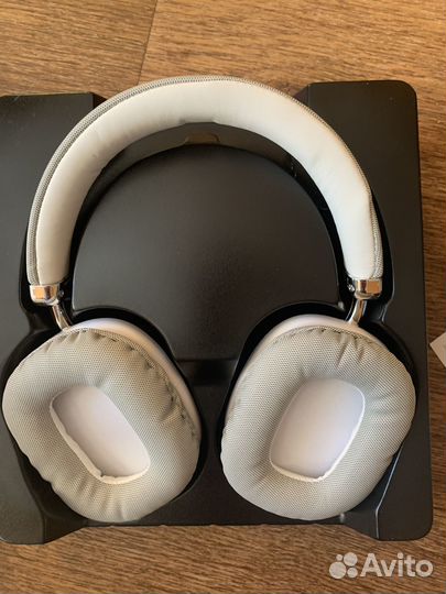 Беспроводные наушники hoco новые