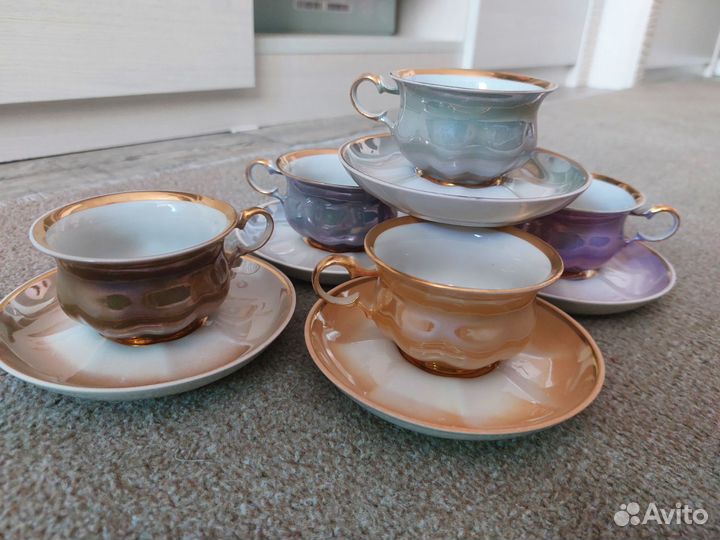 Набор чашек с блюдцами