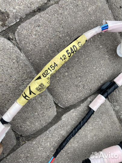 Поводка передний правой двери Toyota Corolla e150