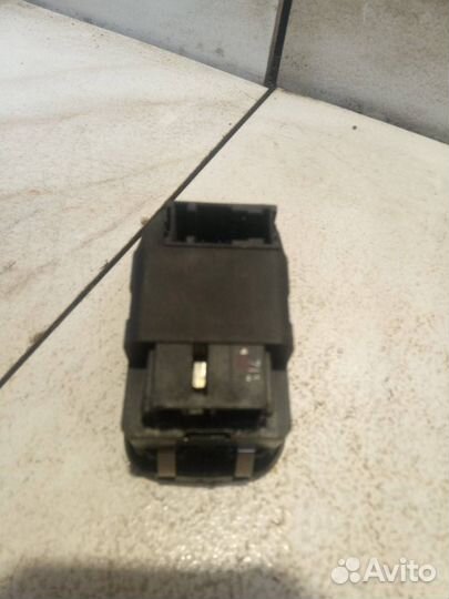 Блок управления стеклоподъемниками передней