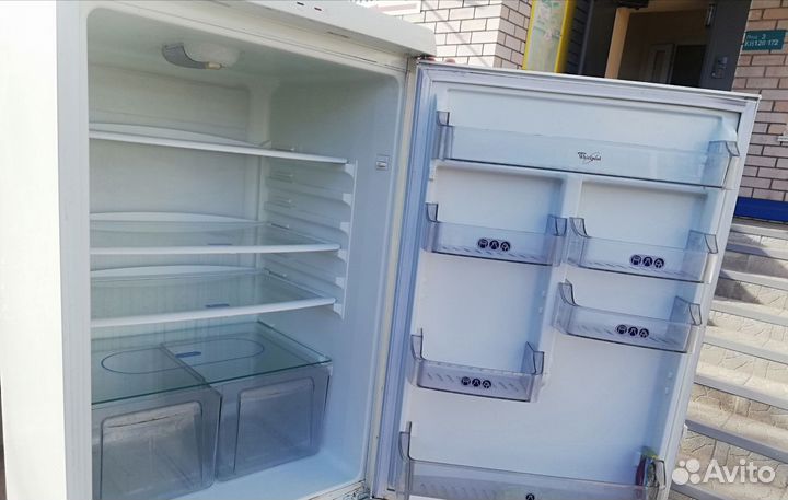 Холодильник Whirpool