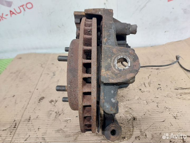 Ступица передняя левая Chevrolet Suburban GMT400