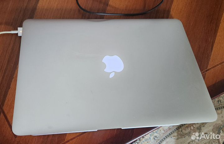 Apple Macbook Air (13-inch 2017)