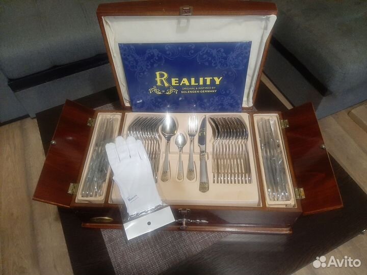 Набор столовых приборов на 12 персон