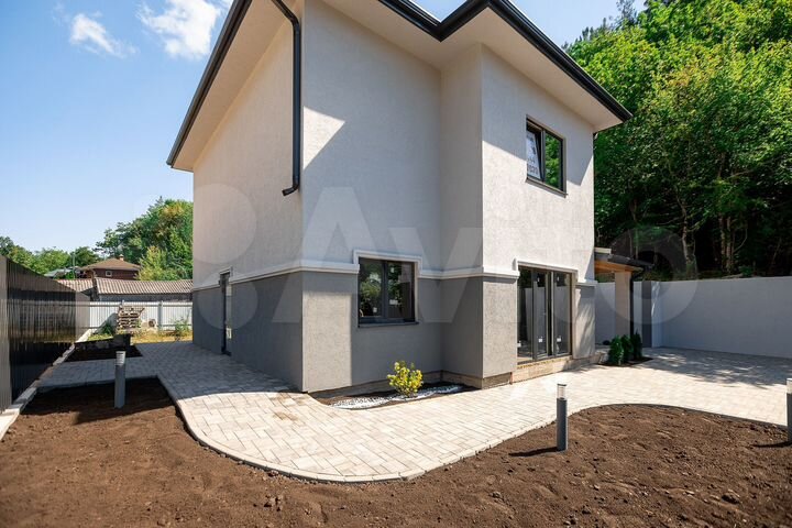 Дом 143 м² на участке 5 сот.