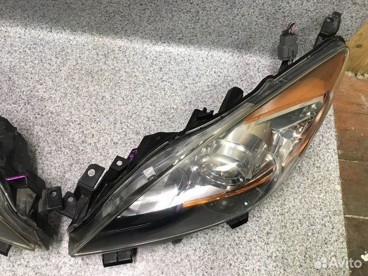Фара Mazda 3 BL 2010