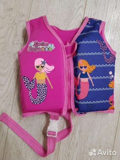 Жилетка для купания девочки в бассейне