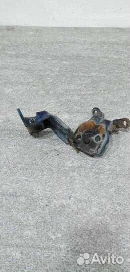 Петля двери передней правой верхняя Honda CR-V 1