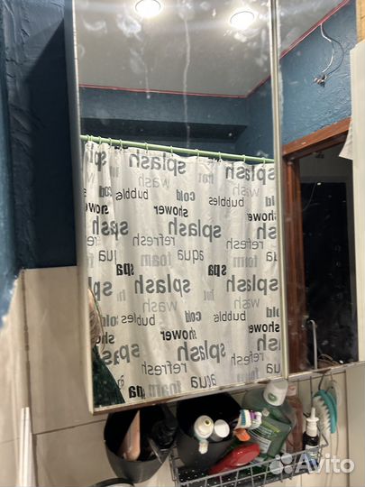 Шкаф с зеркалом для ванной комнаты