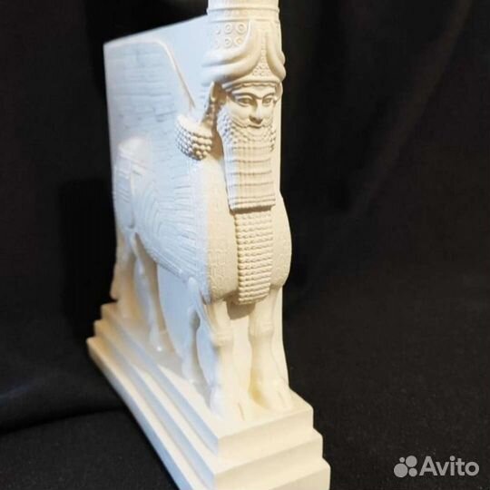 Статуэтка Шеду Ахурамазда пара левый правый