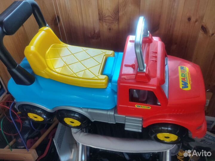 Машинка-каталка