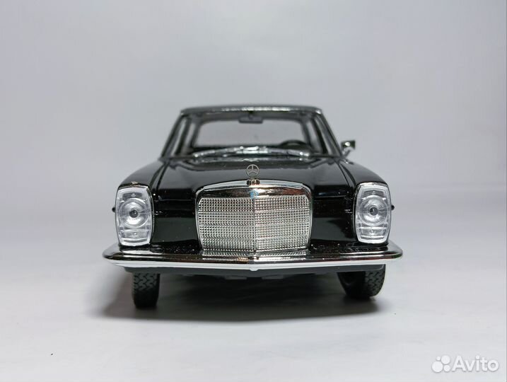 Модель 1/24 Mercedes-Benz 220 W115, Welly