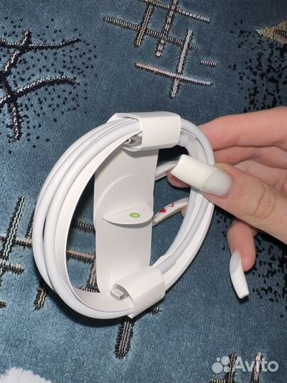 Оригинальный кабель iPhone