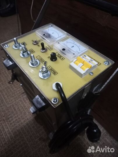 Пуско-зарядное устройство 12 24 в. Пуск до 300 А