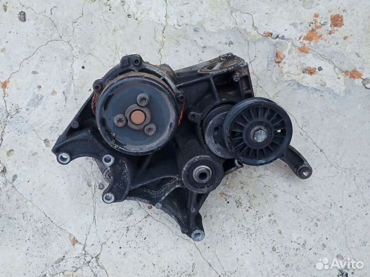 Кронштейн генератора VW Passat B5 1.9 tdi