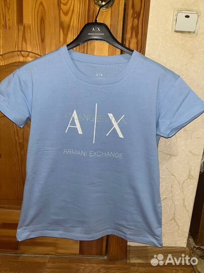 Женская футболка Armani Exchange