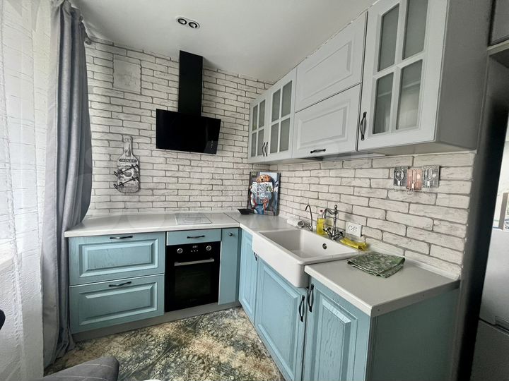 2-к. квартира, 52 м², 2/5 эт.