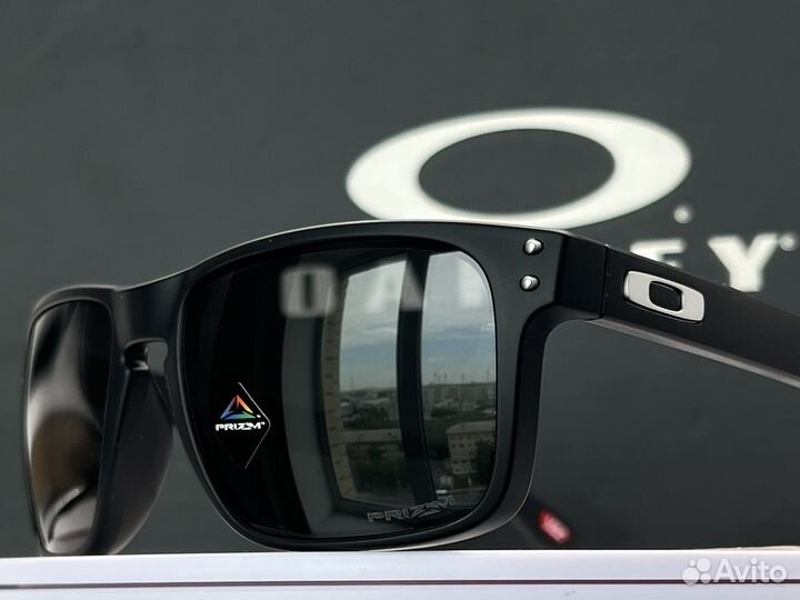 Солнцезащитные очки Oakley Holbrook Prizm Grey