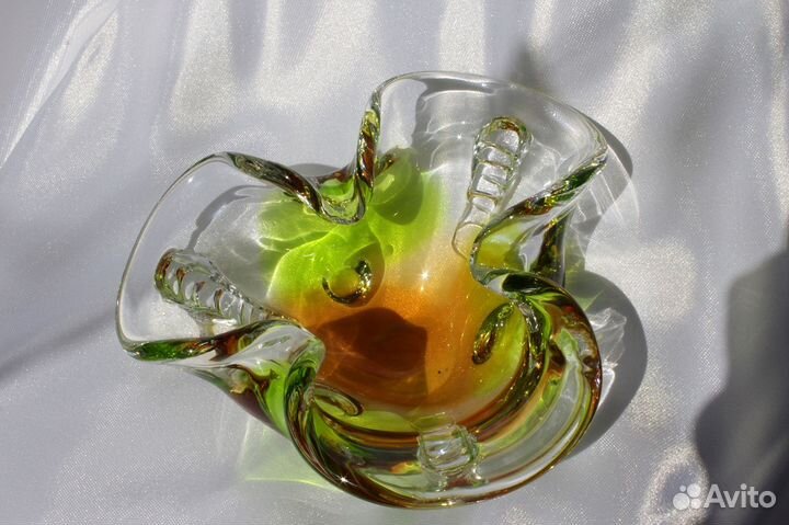 Вазочка (пепельница) из чешского стекла