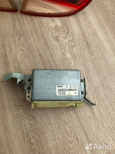 Toyota avensis блок управления двигателем