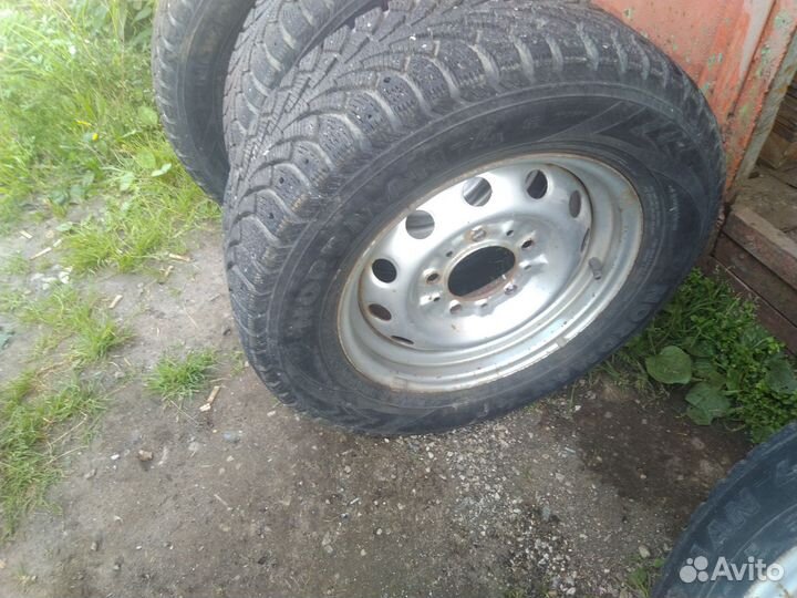 R15 Nordman Nordman 4 215/65, PCD 5x139.7 DIA 98.5