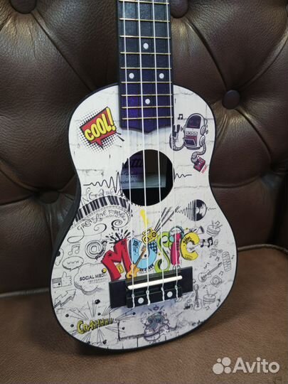 Укулеле сопрано с рисунком