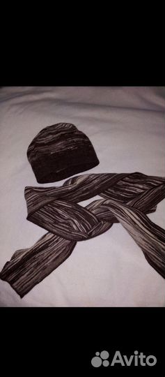 Берет и шарф комплект