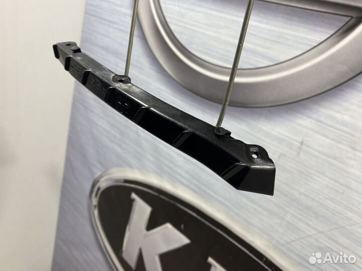 Кронштейн крепление фары Hyundai solaris 2 Лев