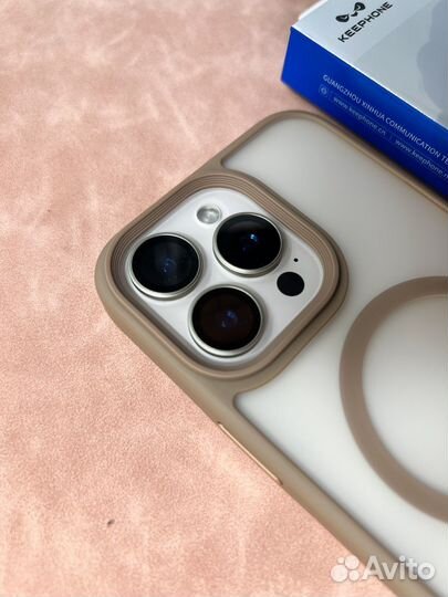 Чехол на iPhone 16 Pro / 16 Pro Max с MagSafe