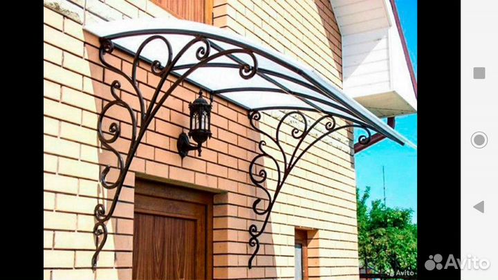 Козырек над крыльцом