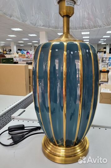 Лампа настольная с абажуром,фарфор