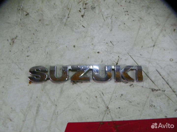 Знак самоклеящийся Suzuki Grand Vitara