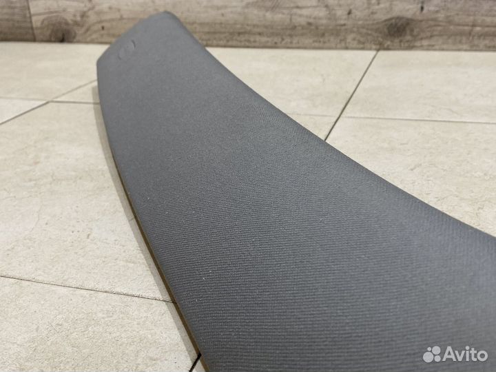 Накладка стойки лобового стекла VW Touareg GP